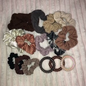 Hair accessories, mainly scrunchies